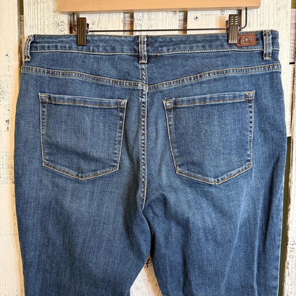 Lee Relaxed Fit Straight Leg Blue Jeans Womens Size 16 High Rise Instantly Slims - Picture 7 of 9
